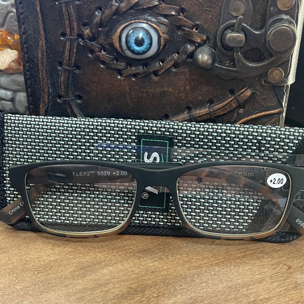 Black and Gray Flex2 Readers